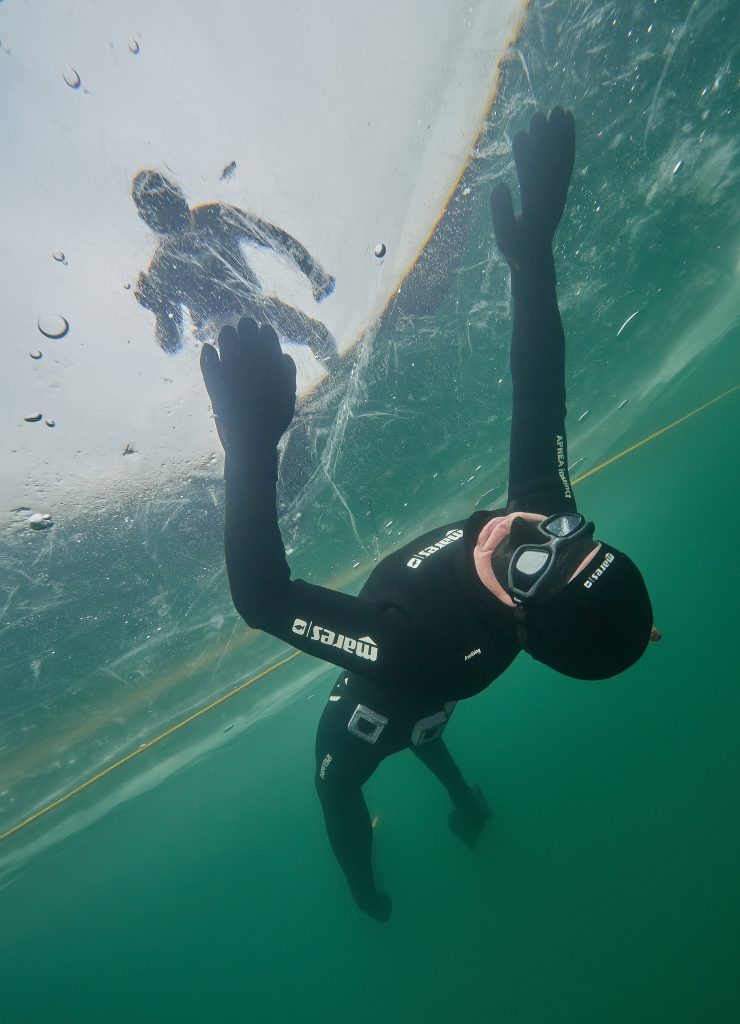 Freediving Ice pod ledem barbora na jeden nádech apneasite