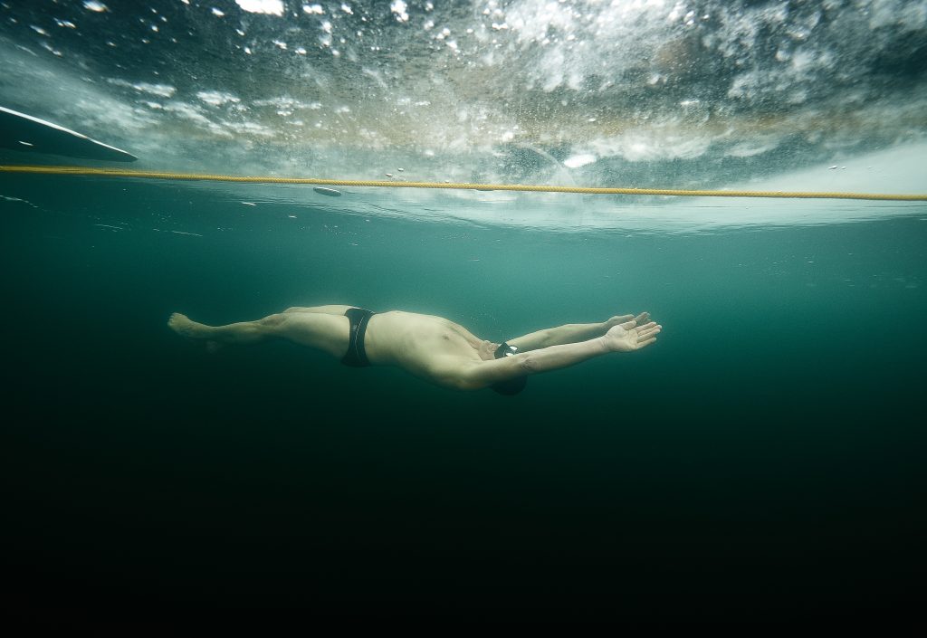 Freediving Ice pod ledem barbora na jeden nádech apneasite