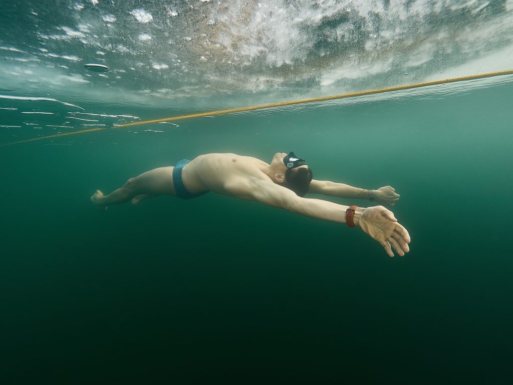 Freediving Ice pod ledem barbora na jeden nádech apneasite